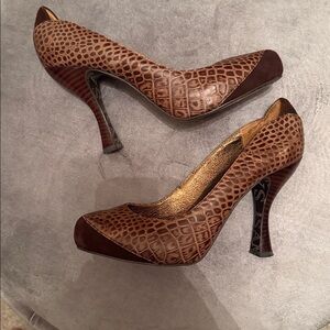 Sam Edelman Brown Croc-Embossed Heels